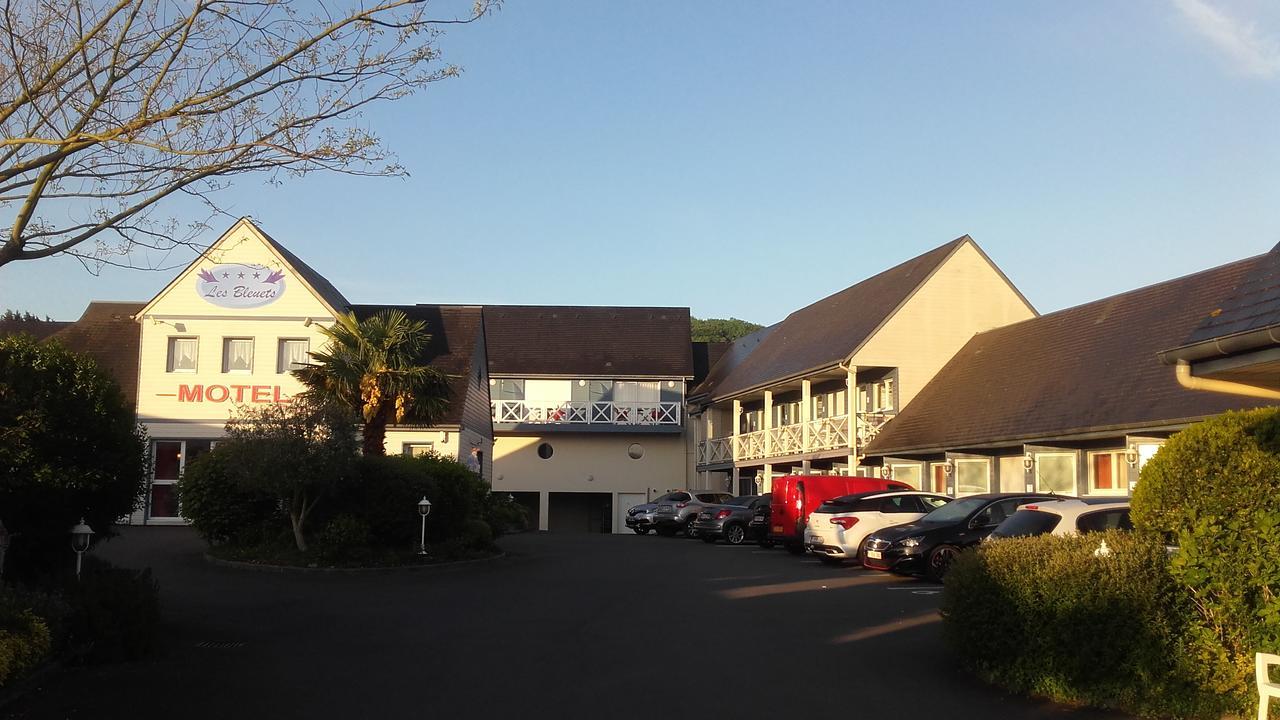 Contact Hotel - Motel Les Bleuets & Spa La Riviere-Saint-Sauveur Exterior photo
